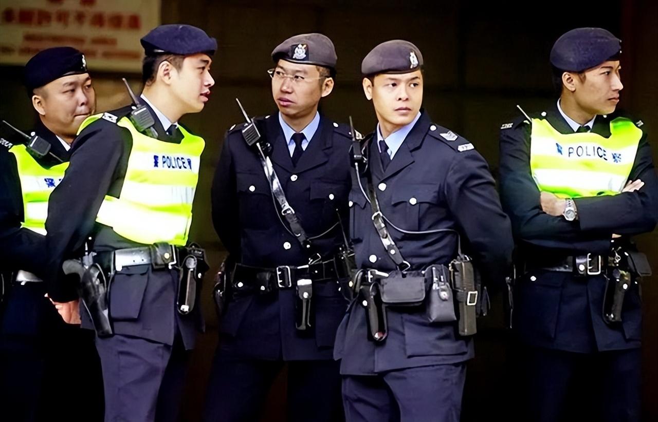 现任香港警务处处长是谁，香港警务处处长为何被叫做“一哥”？相当于内地的什么职务？ 公务员考试 第2张