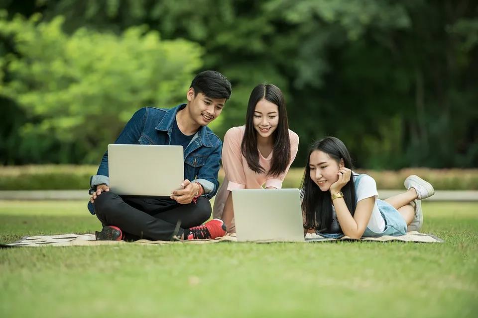 新加坡高中生出国留学条件（分享高中留学申请要求）-大拇指知识